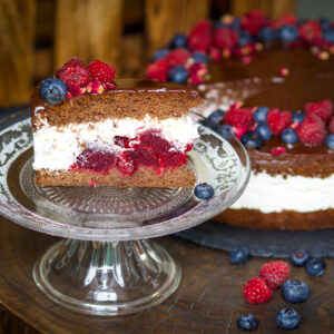 Bezglutenowa wuzetka z wiśniami - ciasto łódź