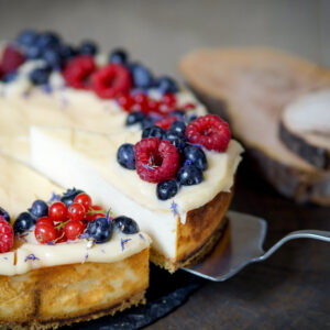 Sernik cytrynowy na owsianym spodzie z lemon curdem