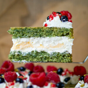 Szpinakowy torcik z cytrynowym lemon curdem - ciasto na zamówienie