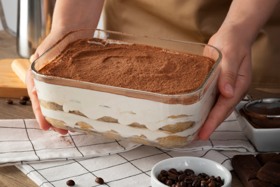 Tradycyjne włoskie ciasta — jakie są? Odkryj słodką stronę włoskich tradycji kulinarnych!