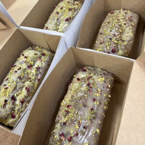 BABAKA PISTACJOWA POLANA BIAŁĄ CZEKOLADĄ